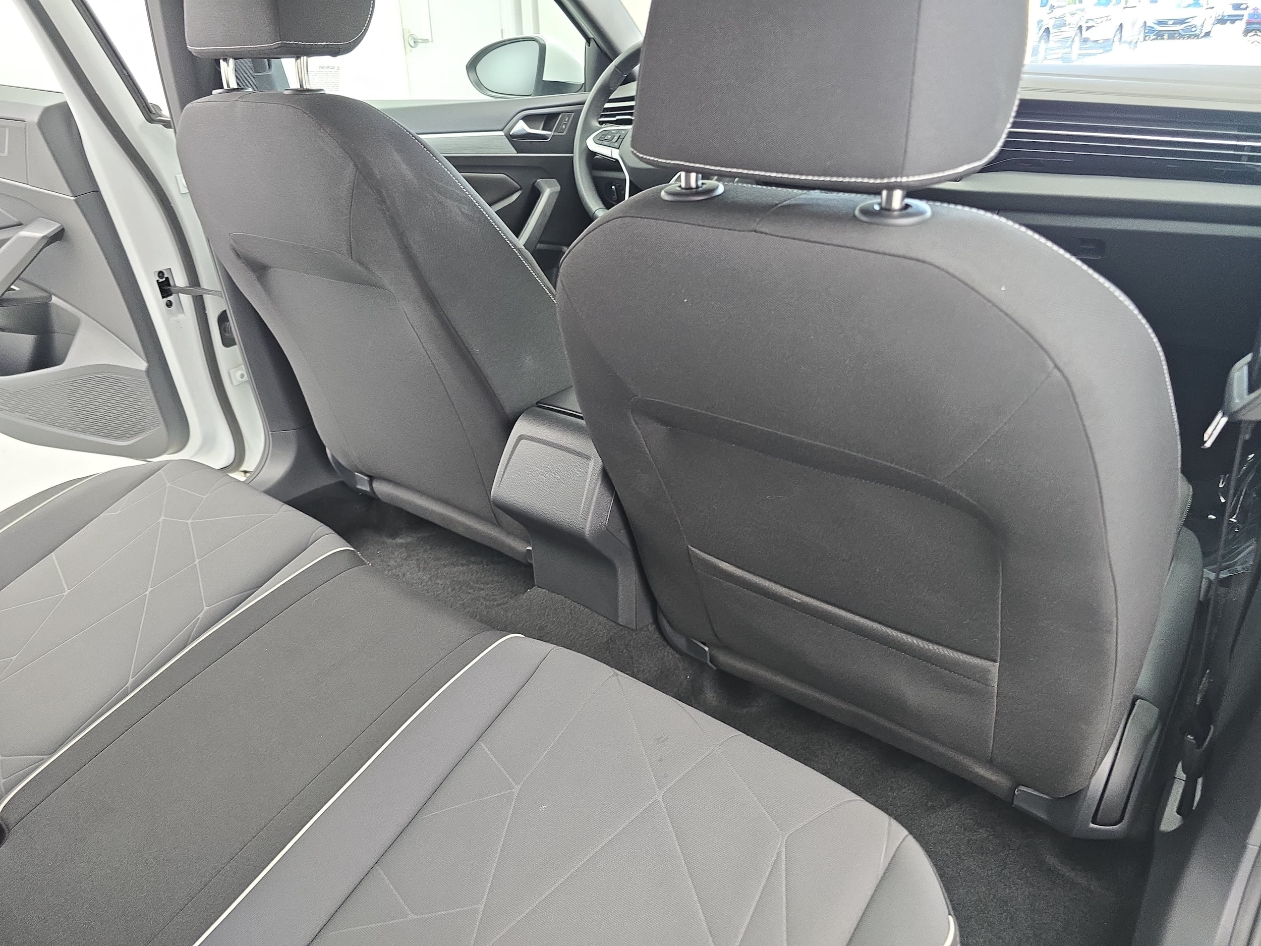 2026 Volkswagen Jetta Sport - Photo 11