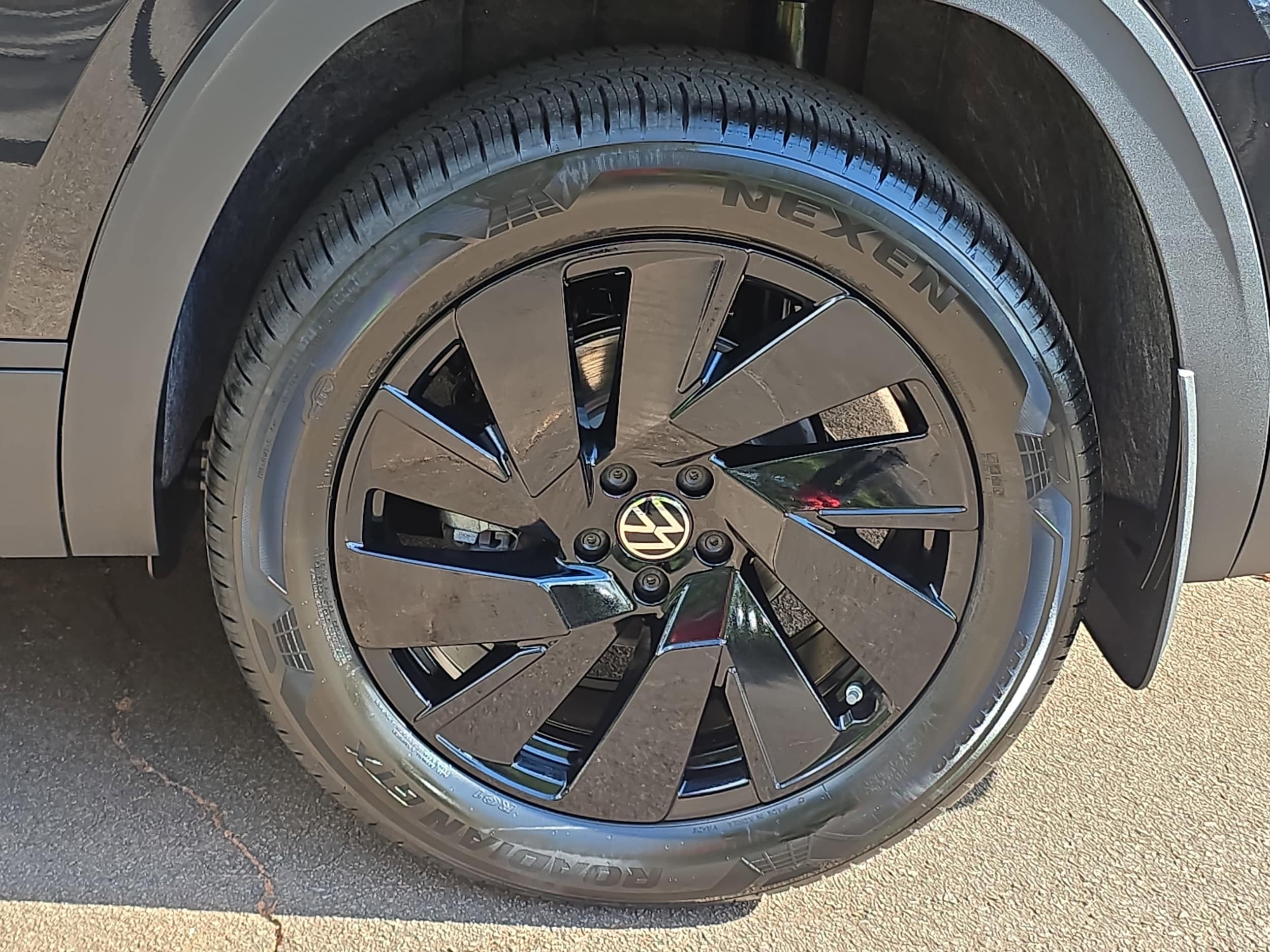 2026 Volkswagen Atlas SE w/Tech - Photo 34