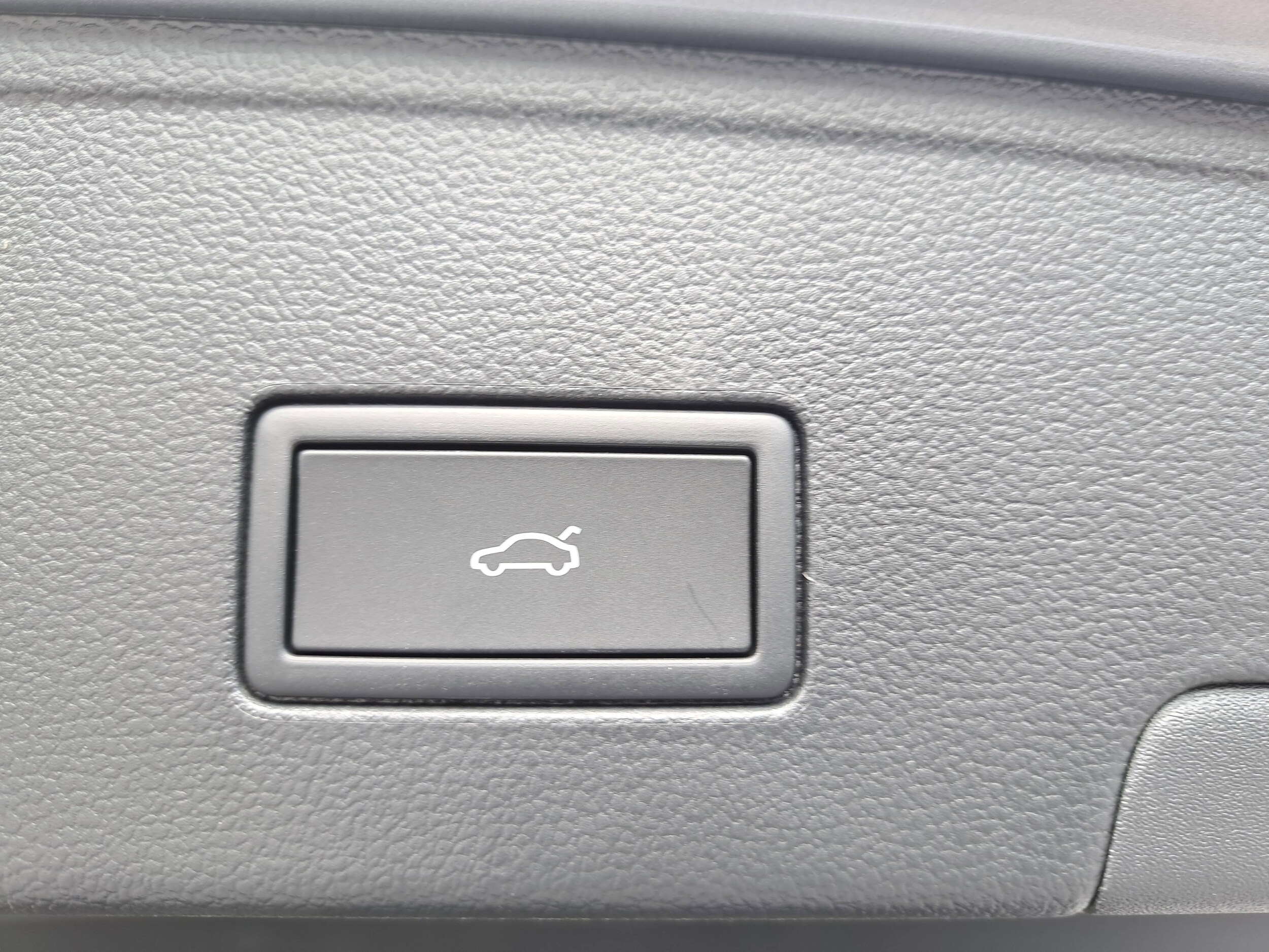 2026 Volkswagen Atlas Cross Sport SE w/Tech - Photo 13