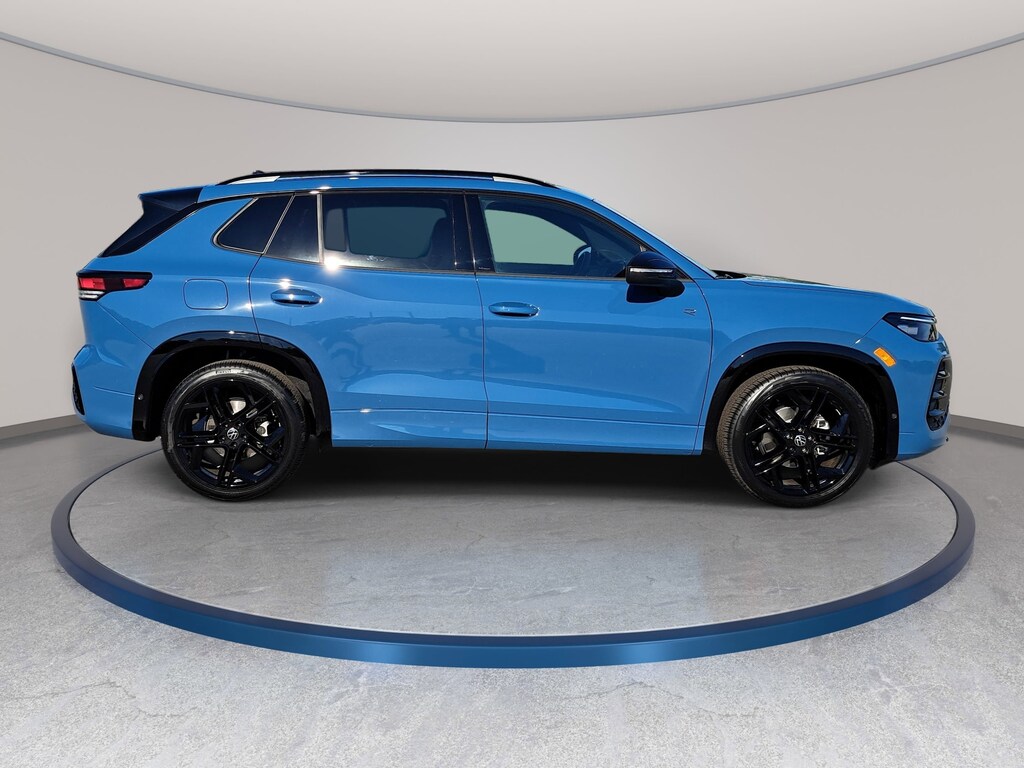 New 2026 Volkswagen Tiguan 2.0T SE R-Line Black SUV