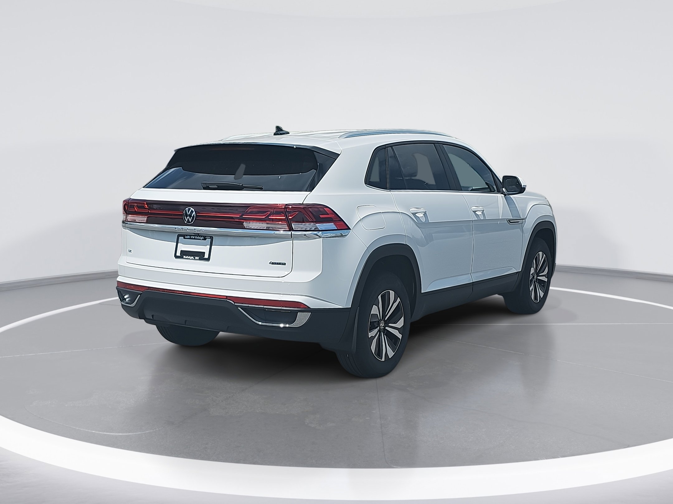 2025 Volkswagen Atlas Cross Sport SE photo 3