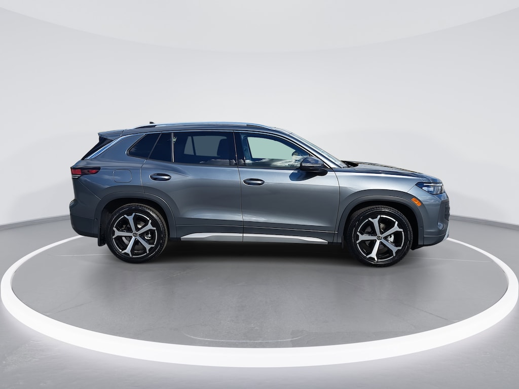 New 2026 Volkswagen Tiguan 2.0T SE SUV