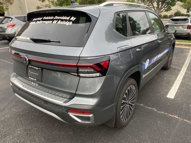 2025 Volkswagen Taos SE photo 4