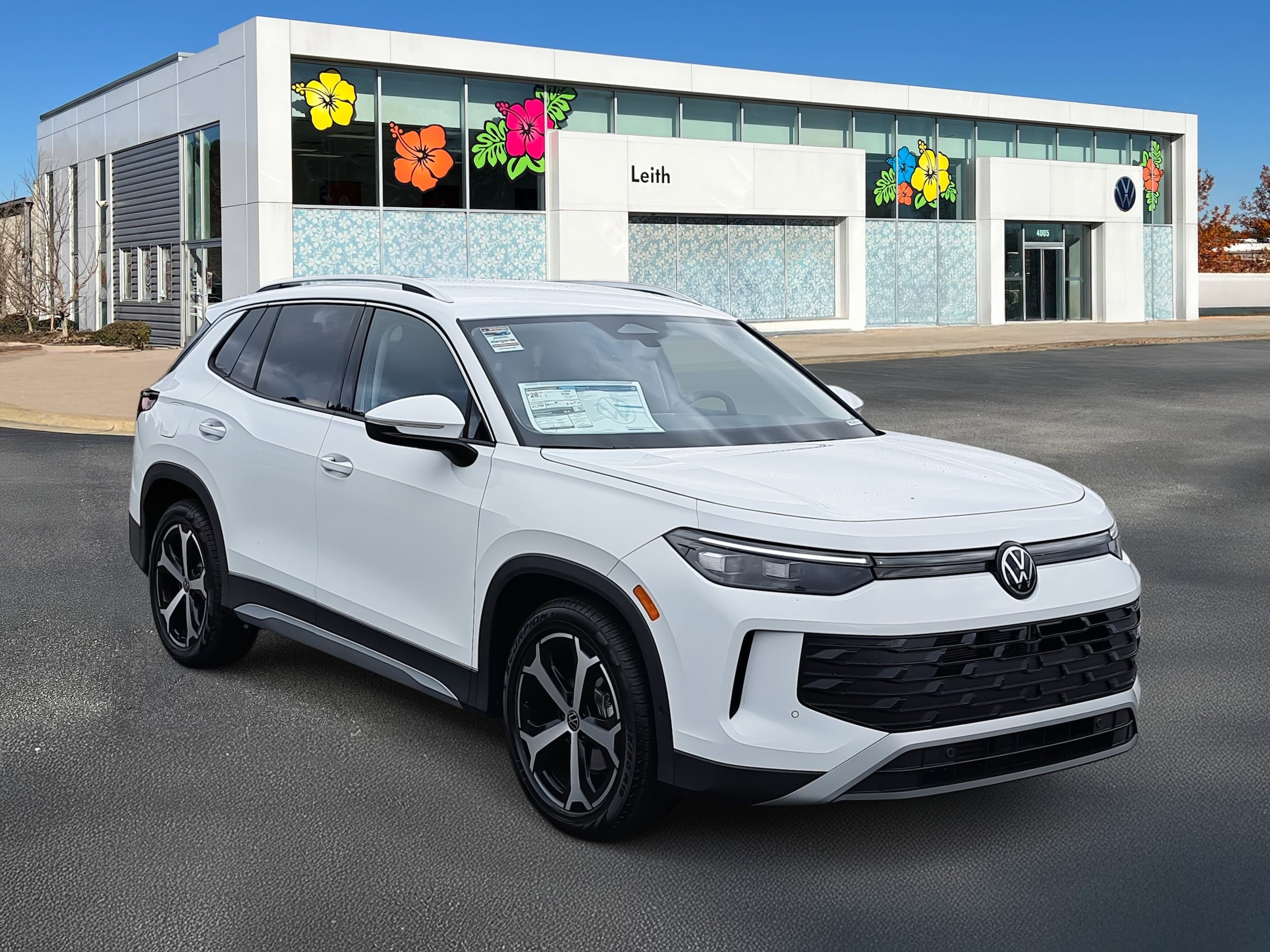 2026 Volkswagen Tiguan SE's photo