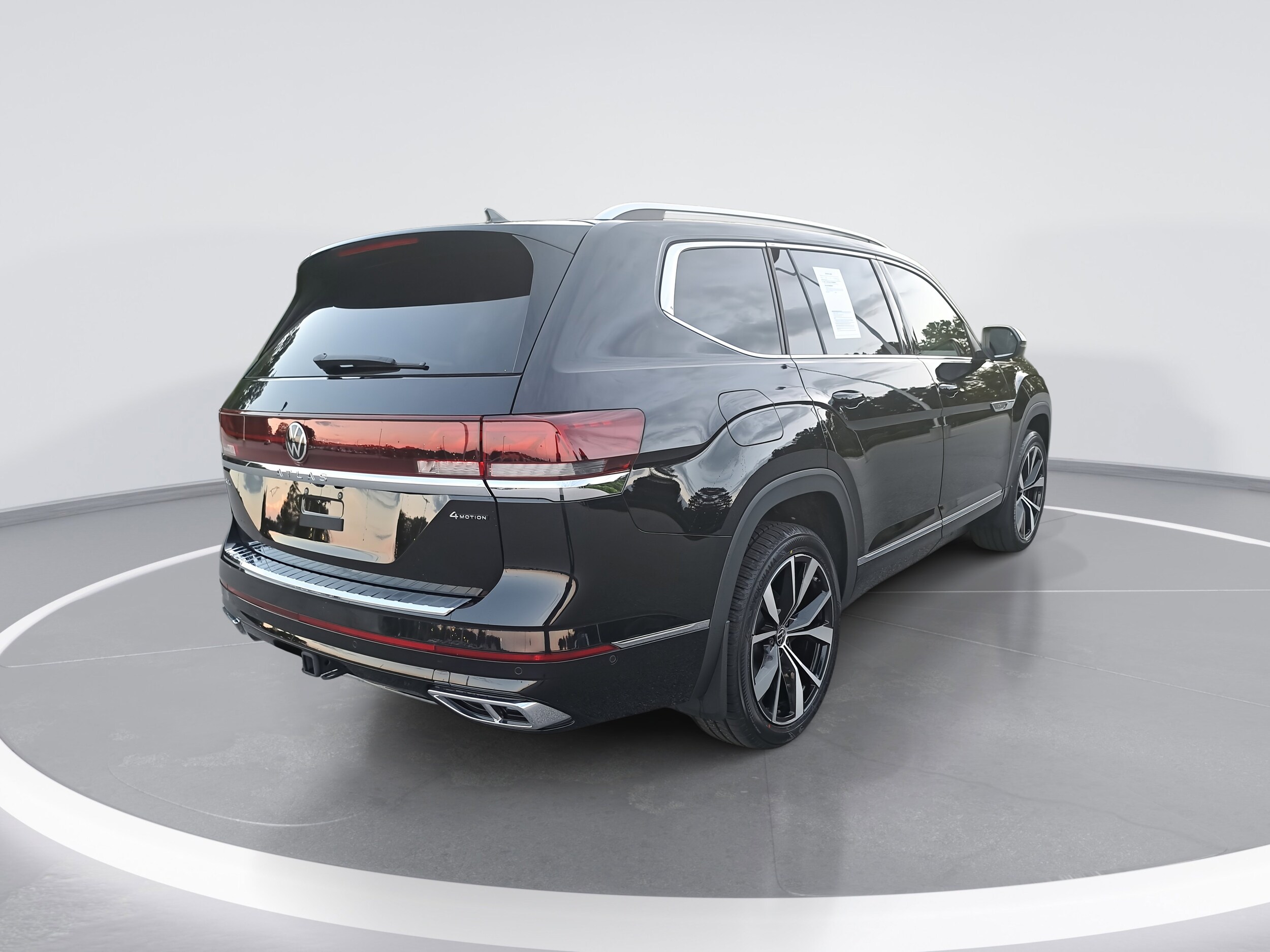 2024 Volkswagen Atlas SEL Premium R-Line photo 3