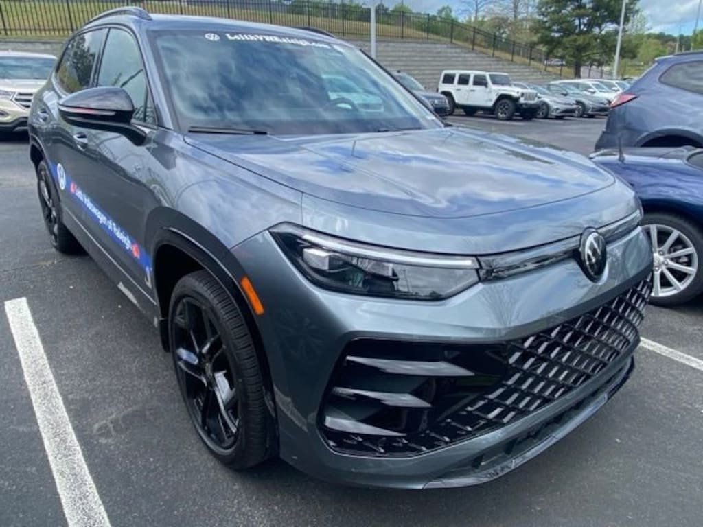 Used 2025 Volkswagen Tiguan 2.0T SE R-Line Black SUV