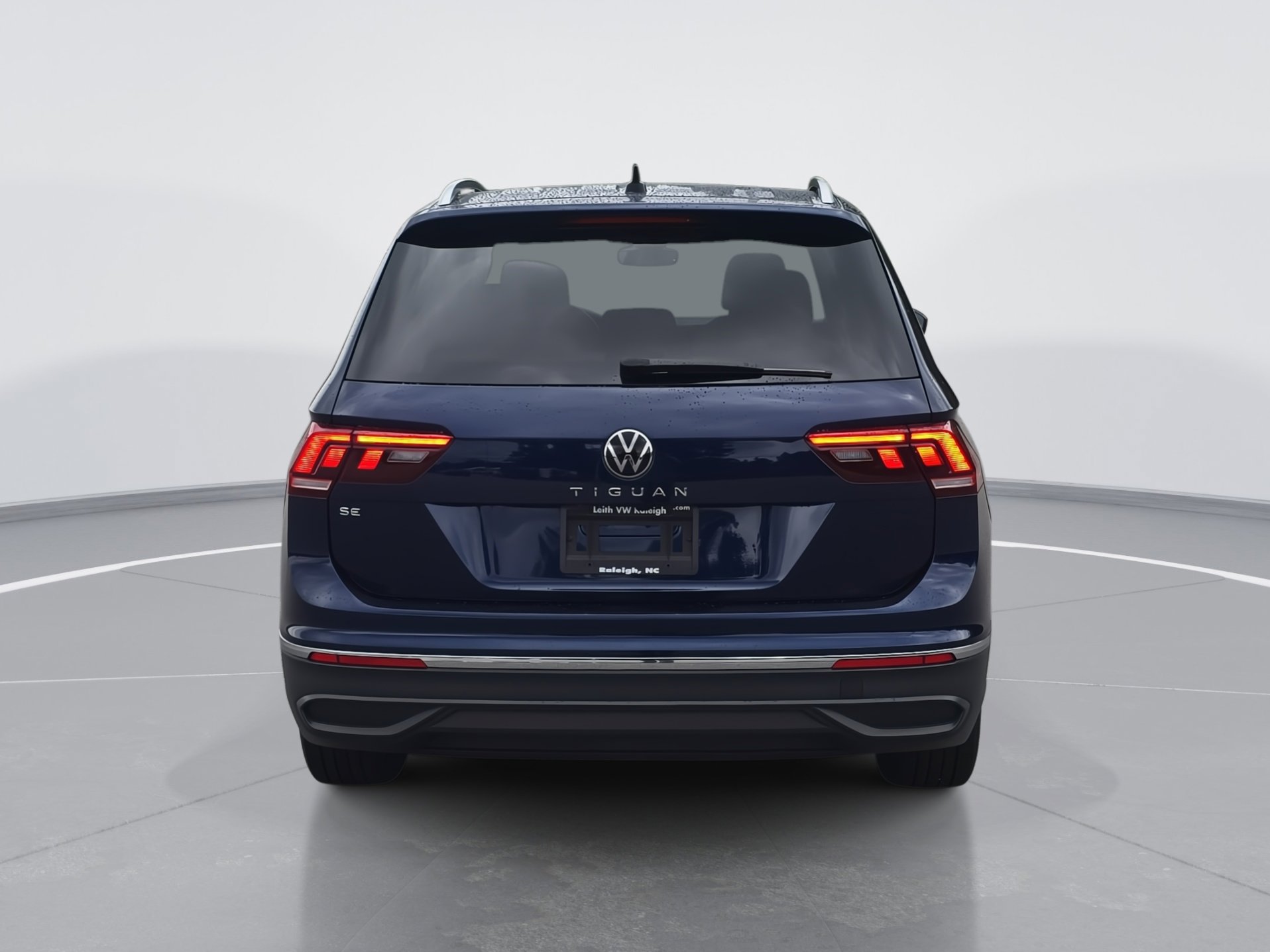 2024 Volkswagen Tiguan SE Wolfsburg Edition photo 4