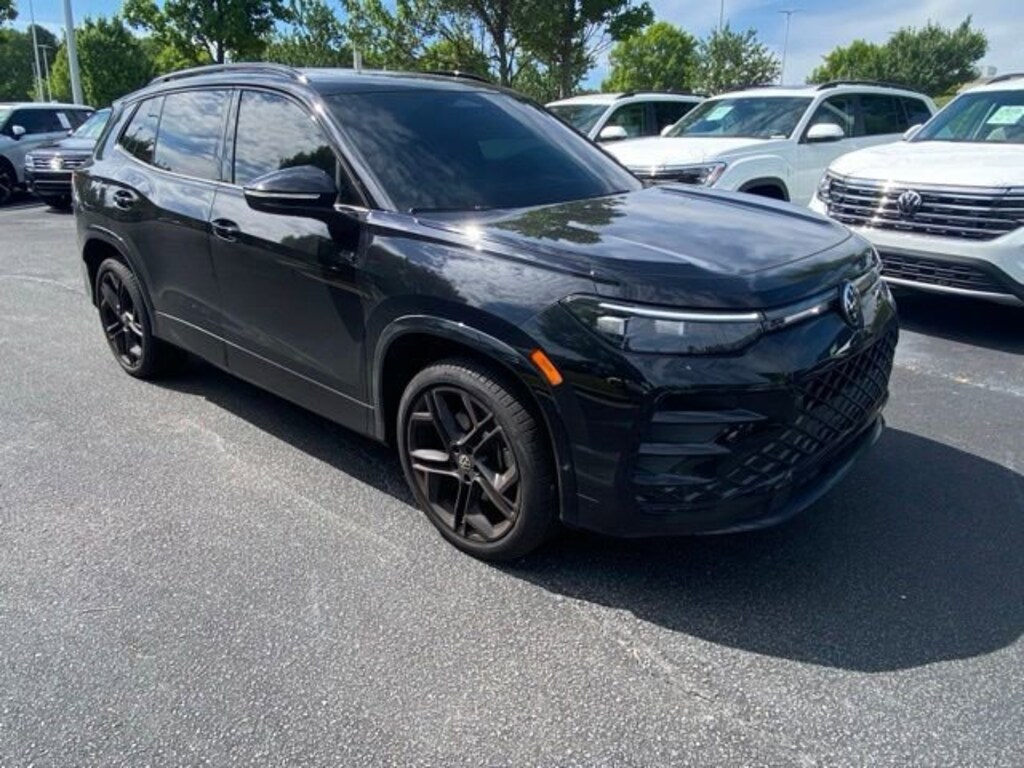 Used 2025 Volkswagen Tiguan 2.0T SE R-Line Black SUV