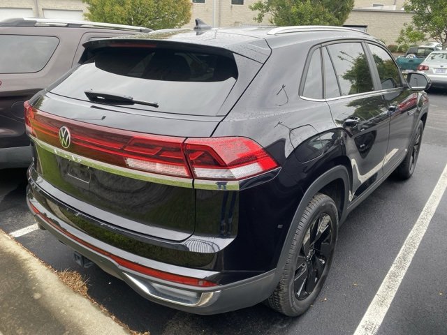 2024 Volkswagen Atlas Cross Sport SE Technology photo 3