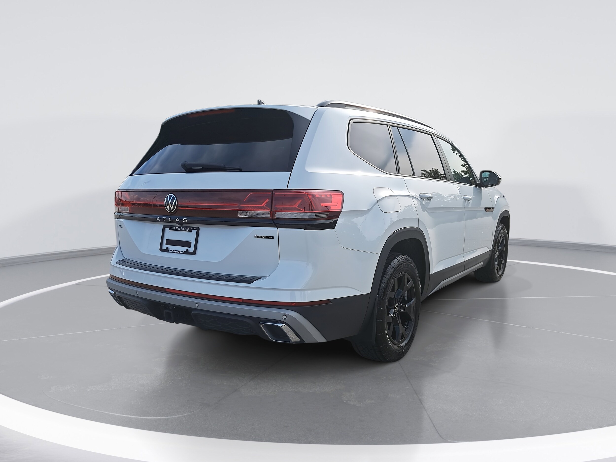 2024 Volkswagen Atlas Peak Edition SEL photo 3