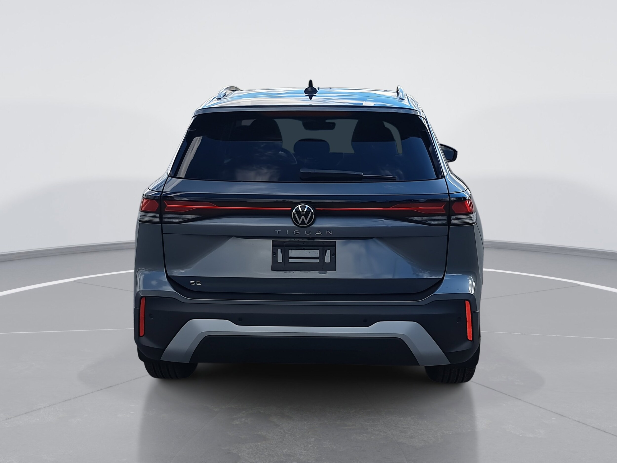 2026 Volkswagen Tiguan SE photo 4