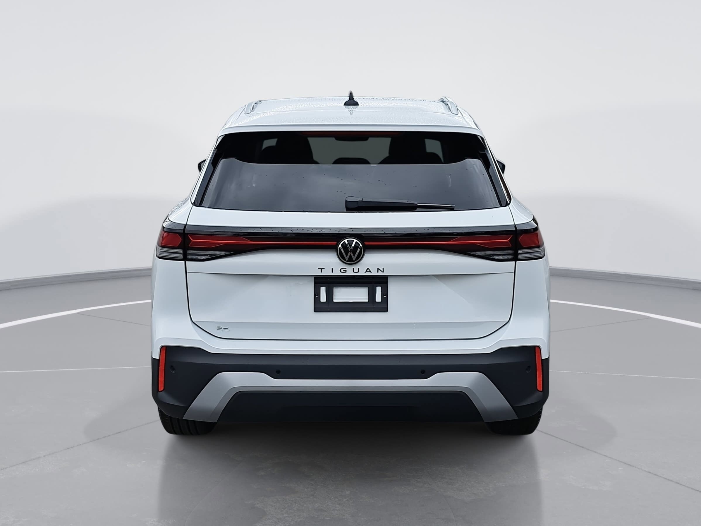 2026 Volkswagen Tiguan SE photo 4