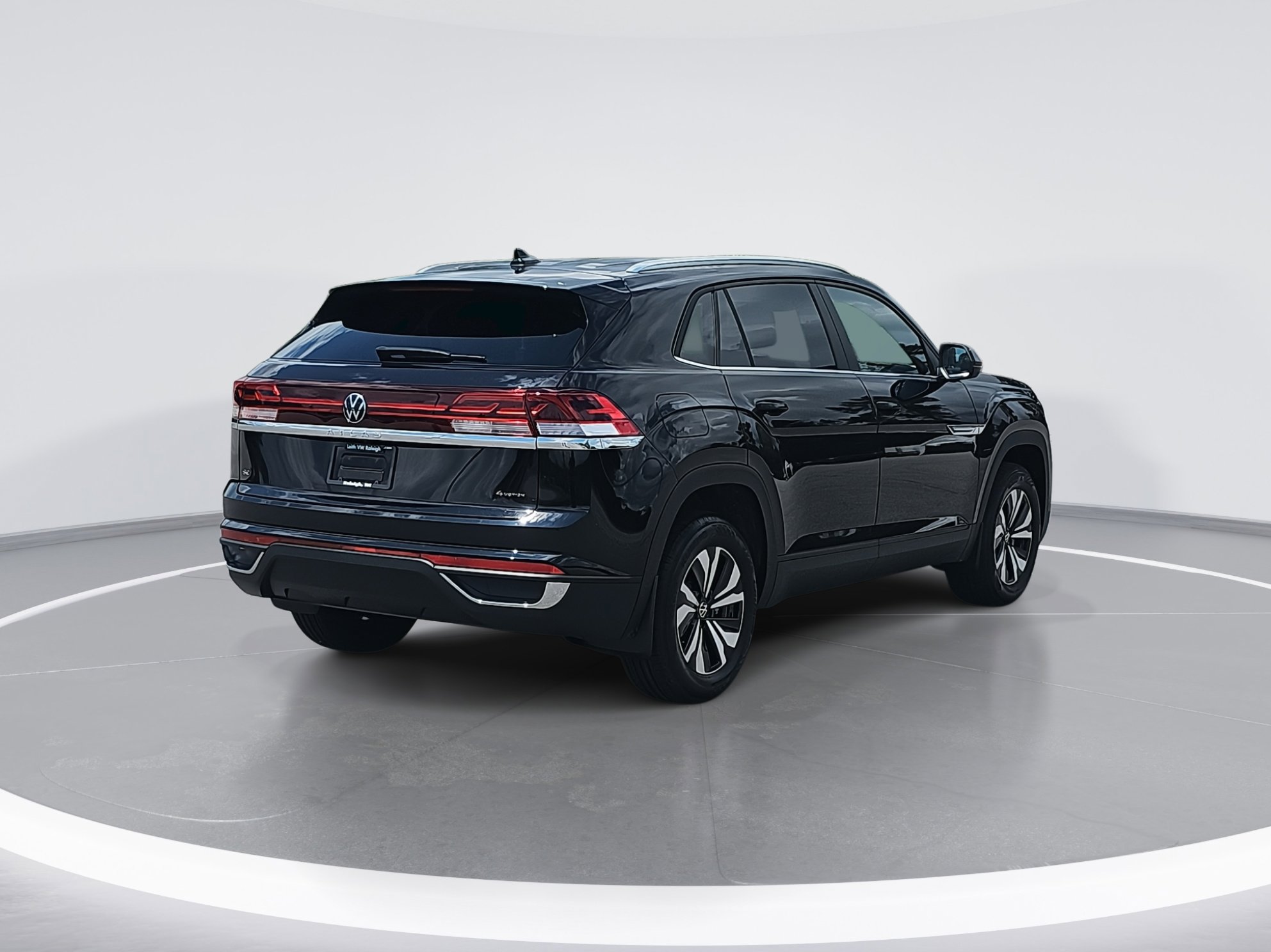 2025 Volkswagen Atlas Cross Sport SE photo 3