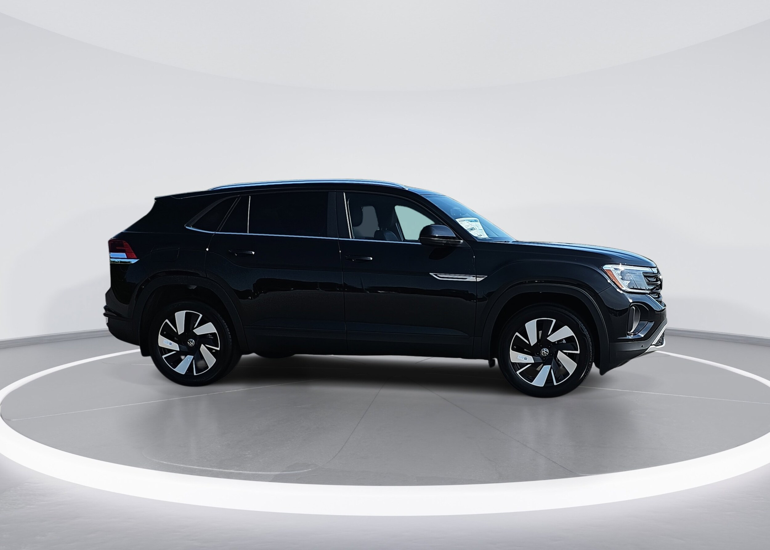 2025 Volkswagen Atlas Cross Sport SE Technology photo 2