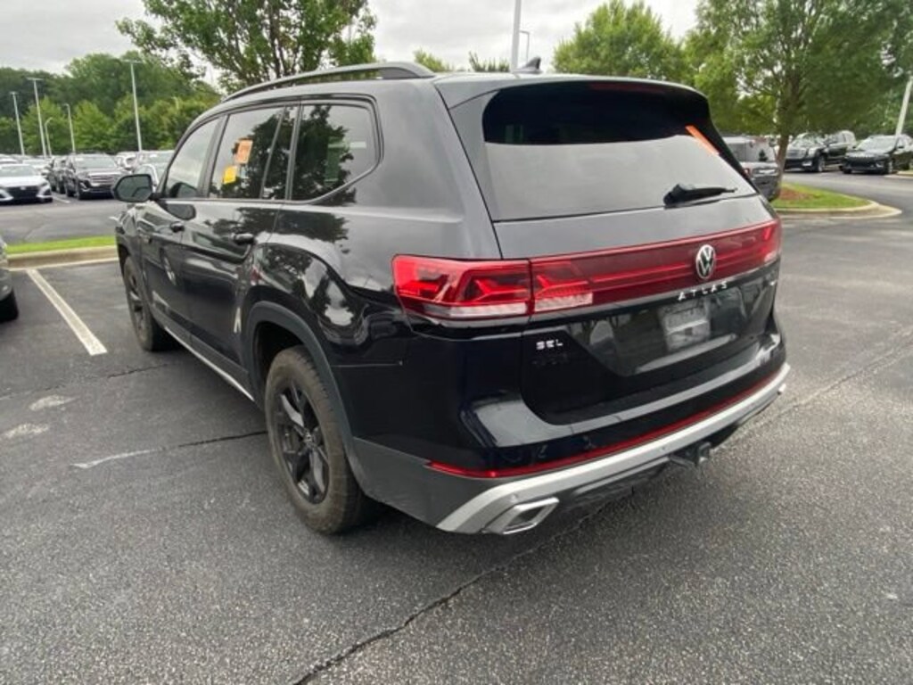 Used 2024 Volkswagen Atlas 2.0T Peak Edition SEL SUV