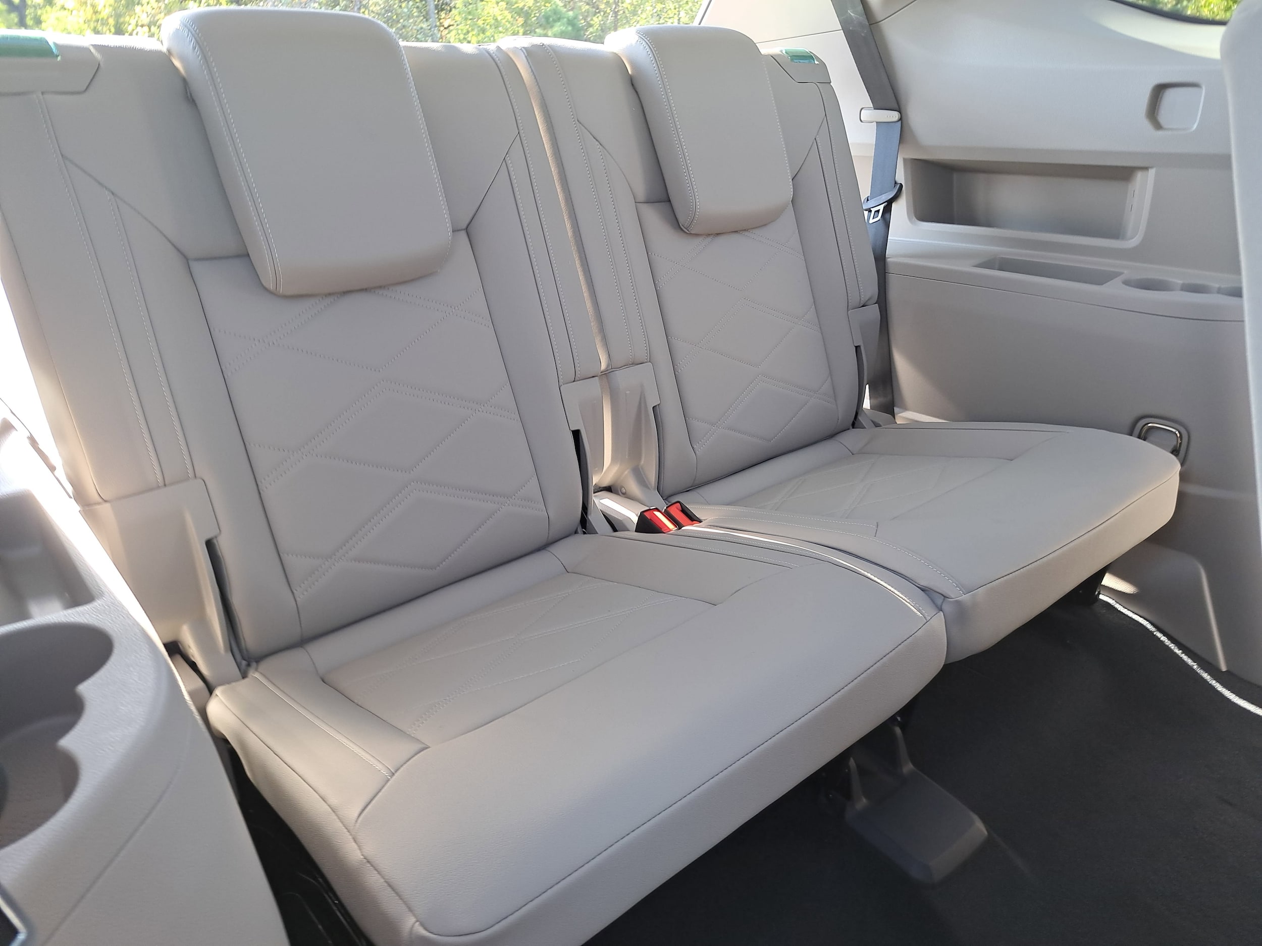2026 Volkswagen Atlas SE w/Tech - Photo 12