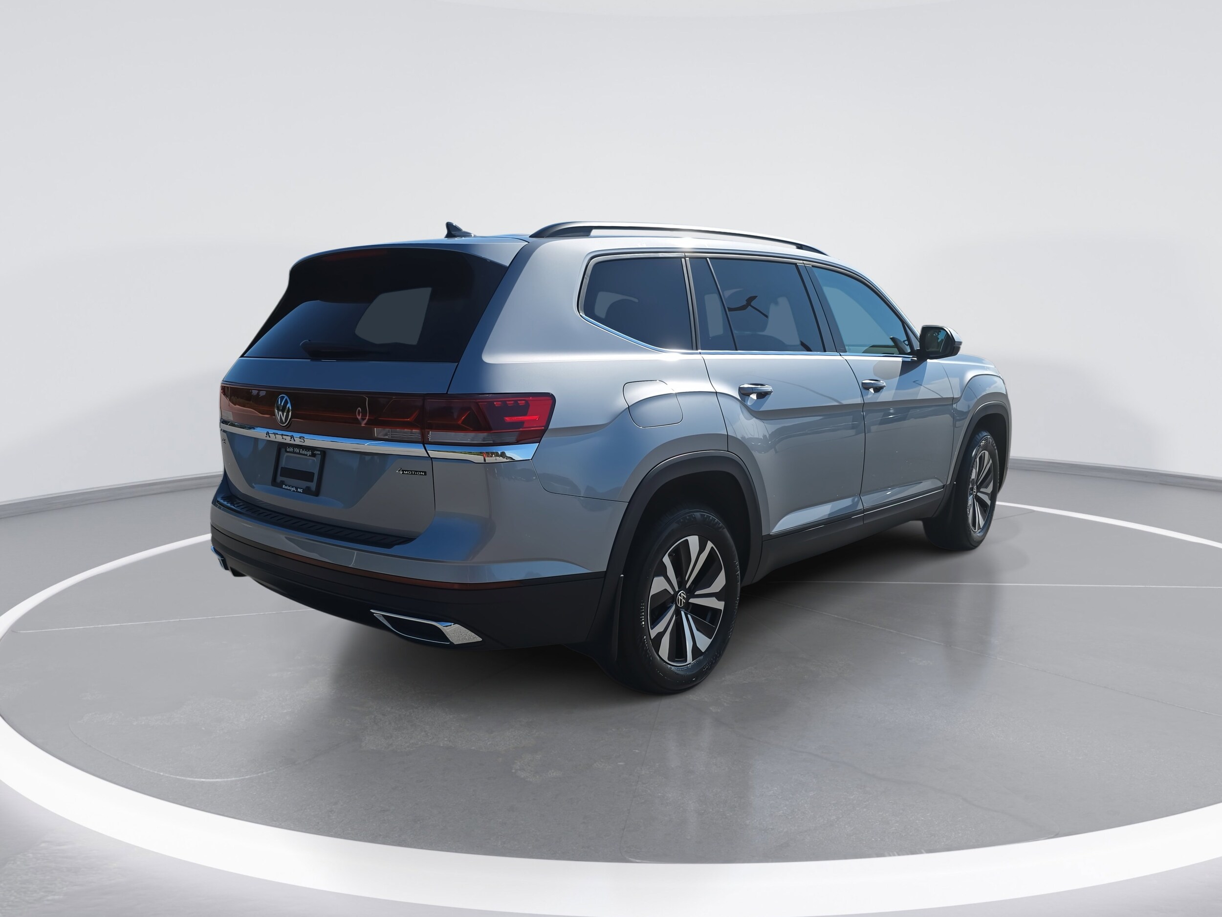 2026 Volkswagen Atlas SE photo 3