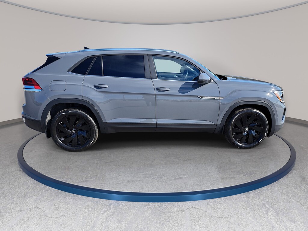 New 2026 Volkswagen Atlas Cross Sport 2.0T SE w/Technology SUV