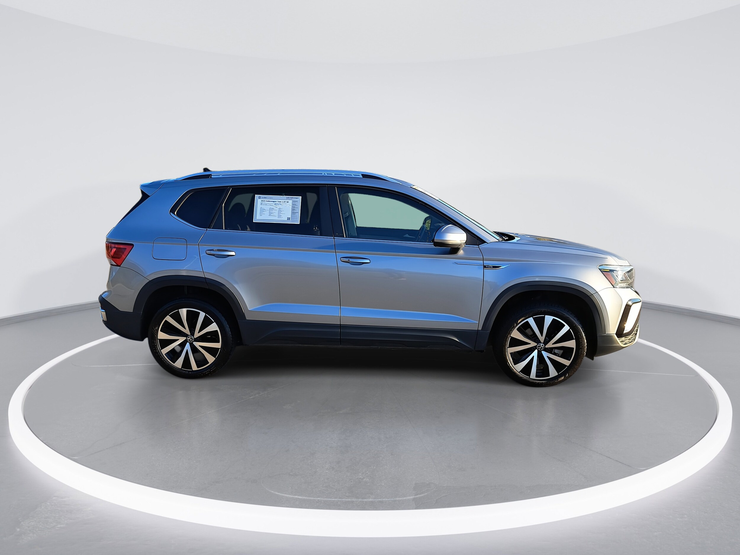 2024 Volkswagen Taos SE photo 2