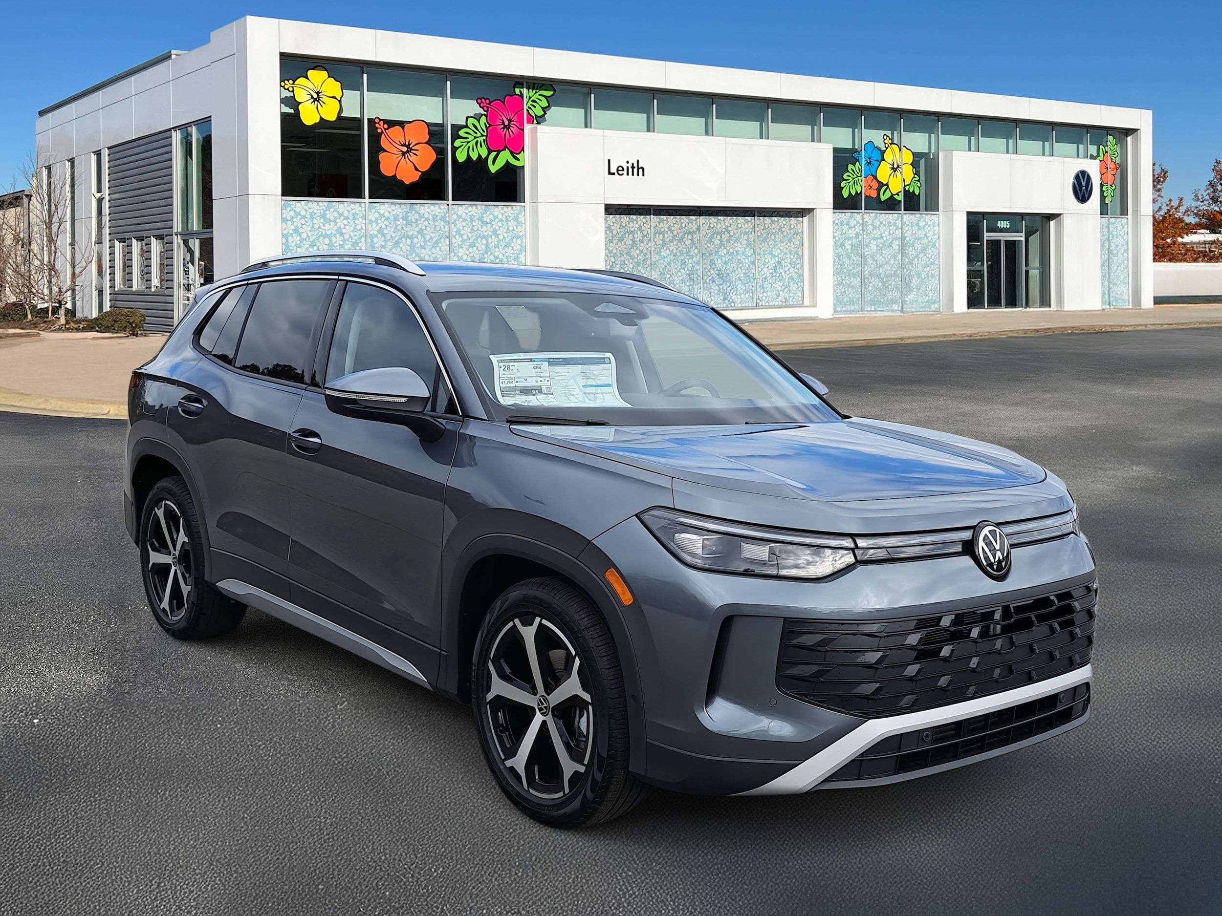 2026 Volkswagen Tiguan SE's photo