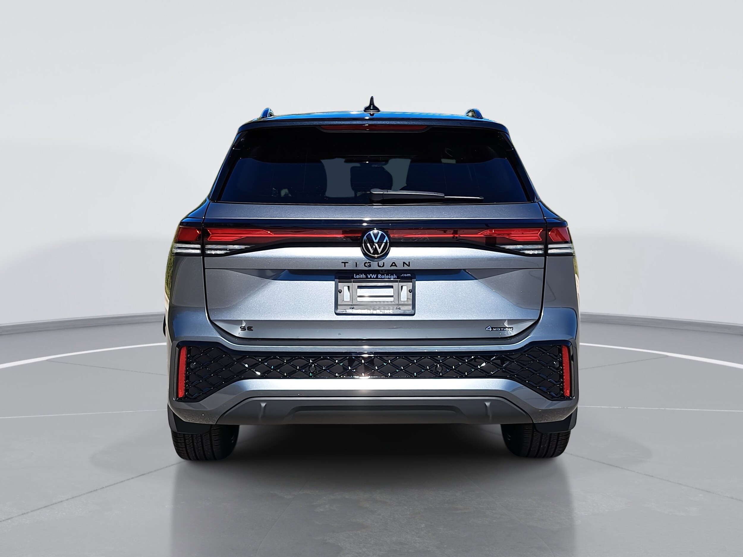 2026 Volkswagen Tiguan SE R-Line Black photo 3