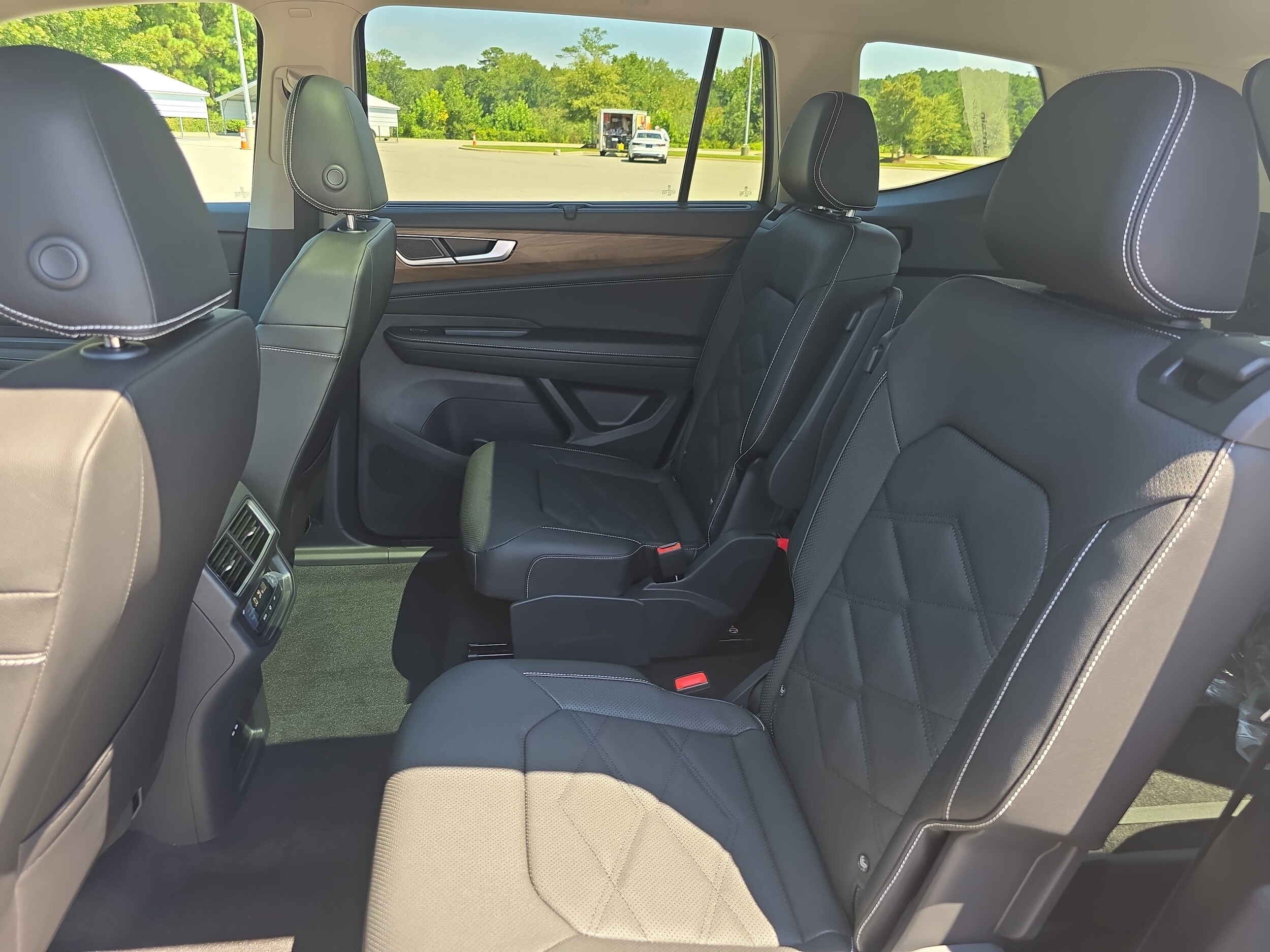 2026 Volkswagen Atlas SE w/Tech - Photo 12