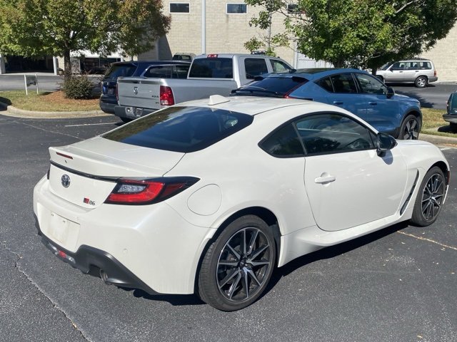 2024 Toyota GR86 Base photo 4