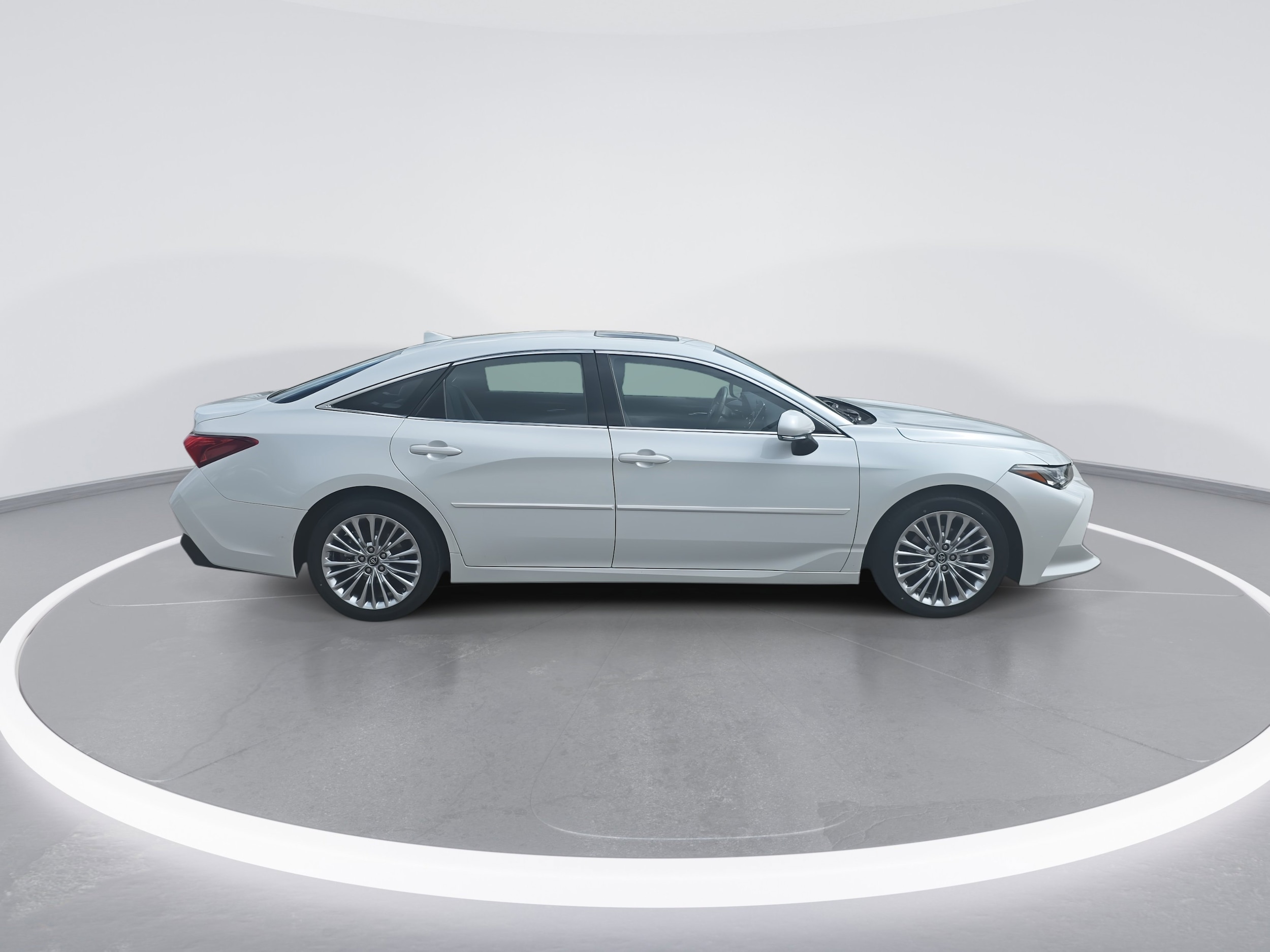 2019 Toyota Avalon Limited photo 2