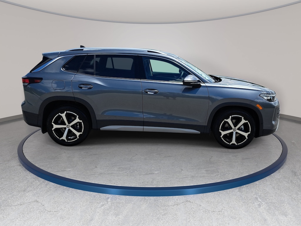 New 2026 Volkswagen Tiguan SE SUV