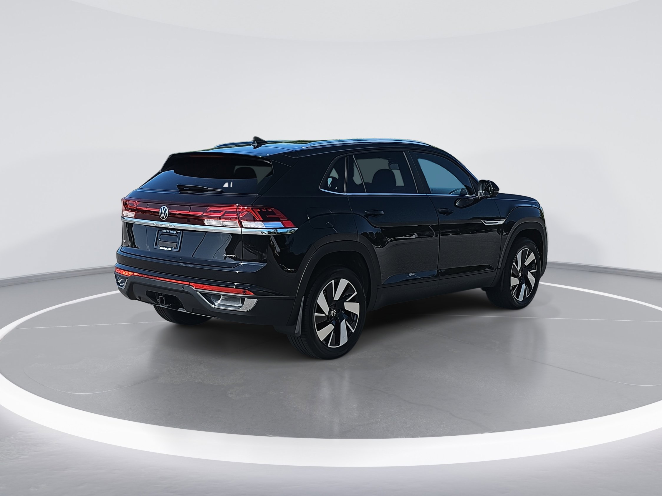 2025 Volkswagen Atlas Cross Sport SE Technology photo 3