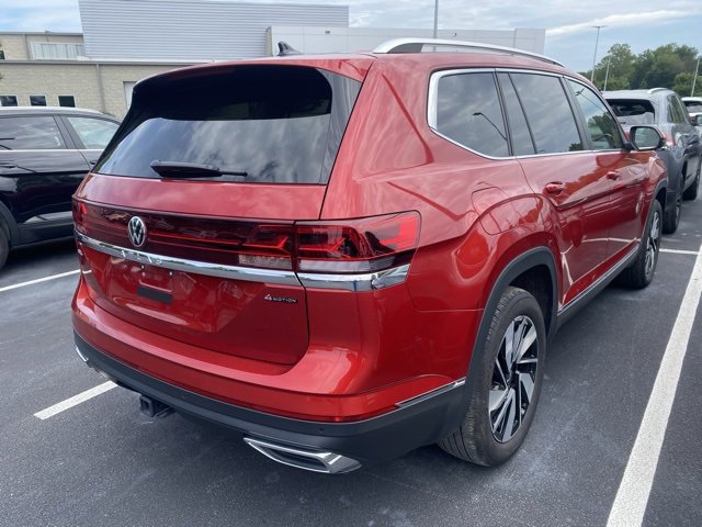 2024 Volkswagen Atlas SEL photo 4
