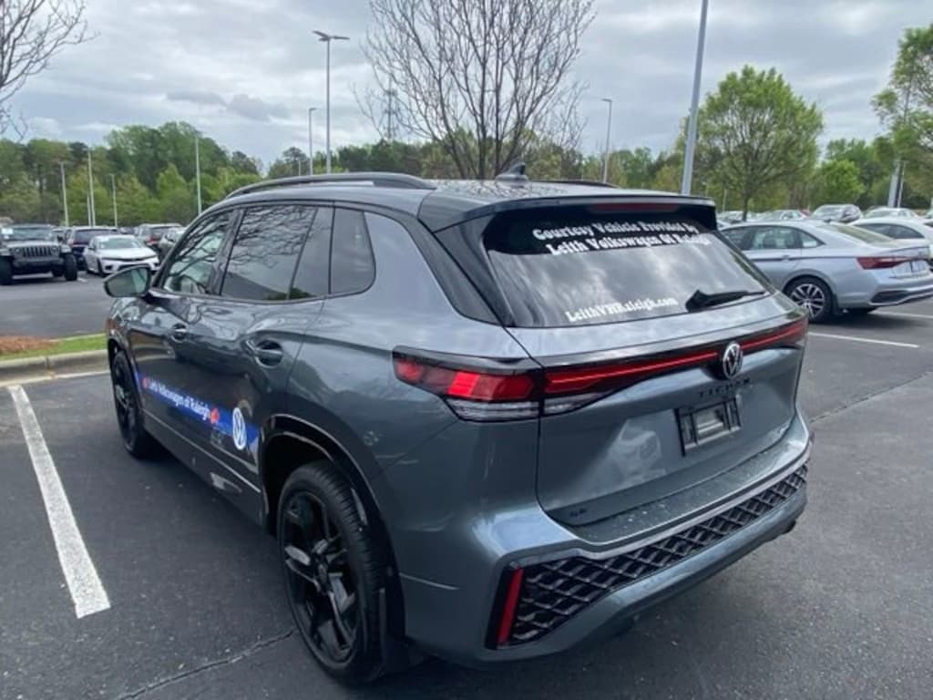 Used 2025 Volkswagen Tiguan 2.0T SE R-Line Black SUV