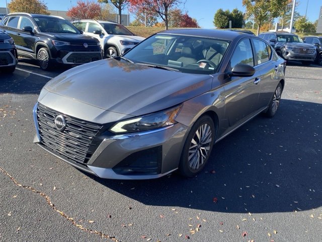 2024 Nissan Altima 2.5 SV photo 2