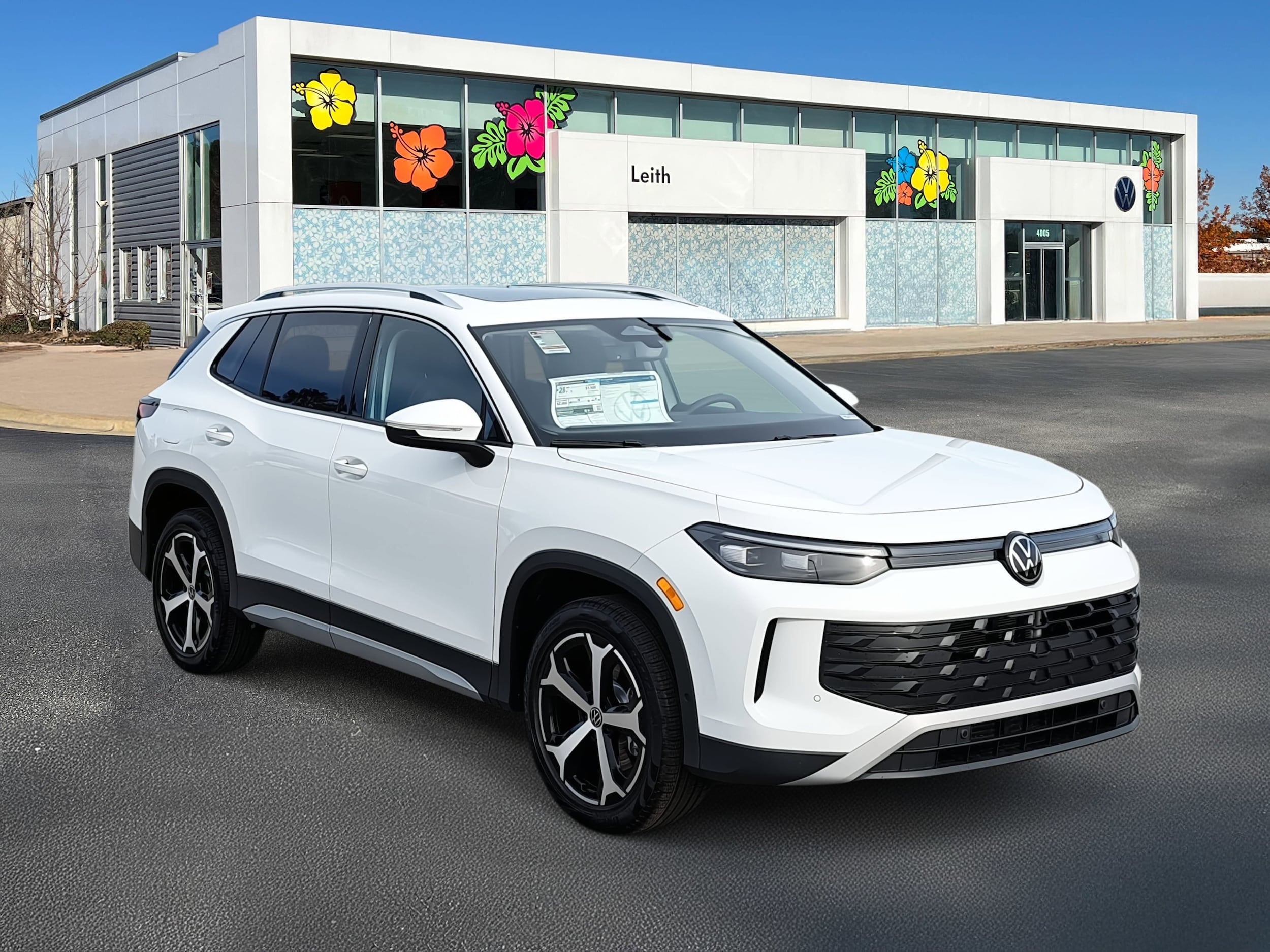 2026 Volkswagen Tiguan SE's photo