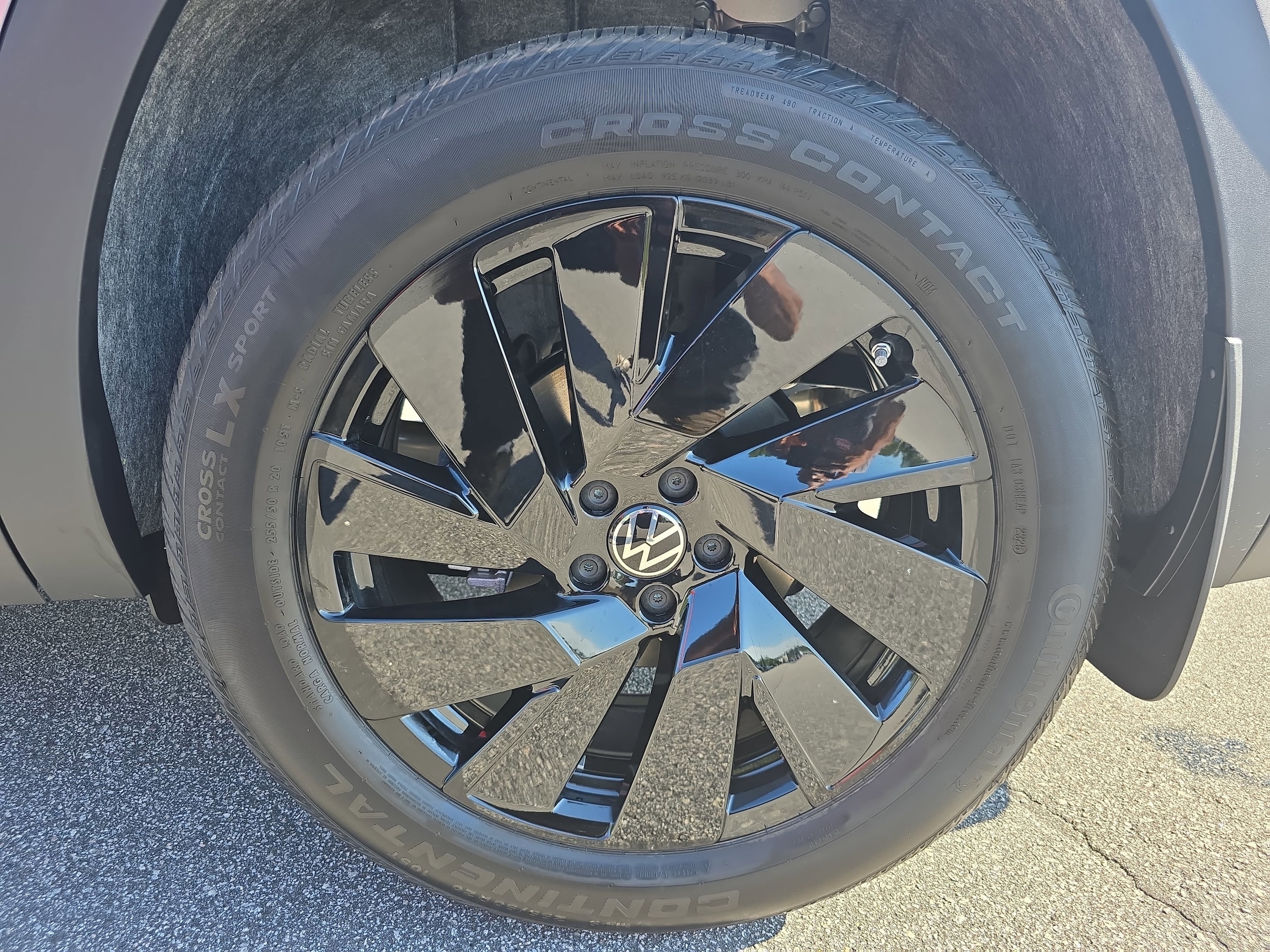 2026 Volkswagen Atlas SE w/Tech - Photo 32