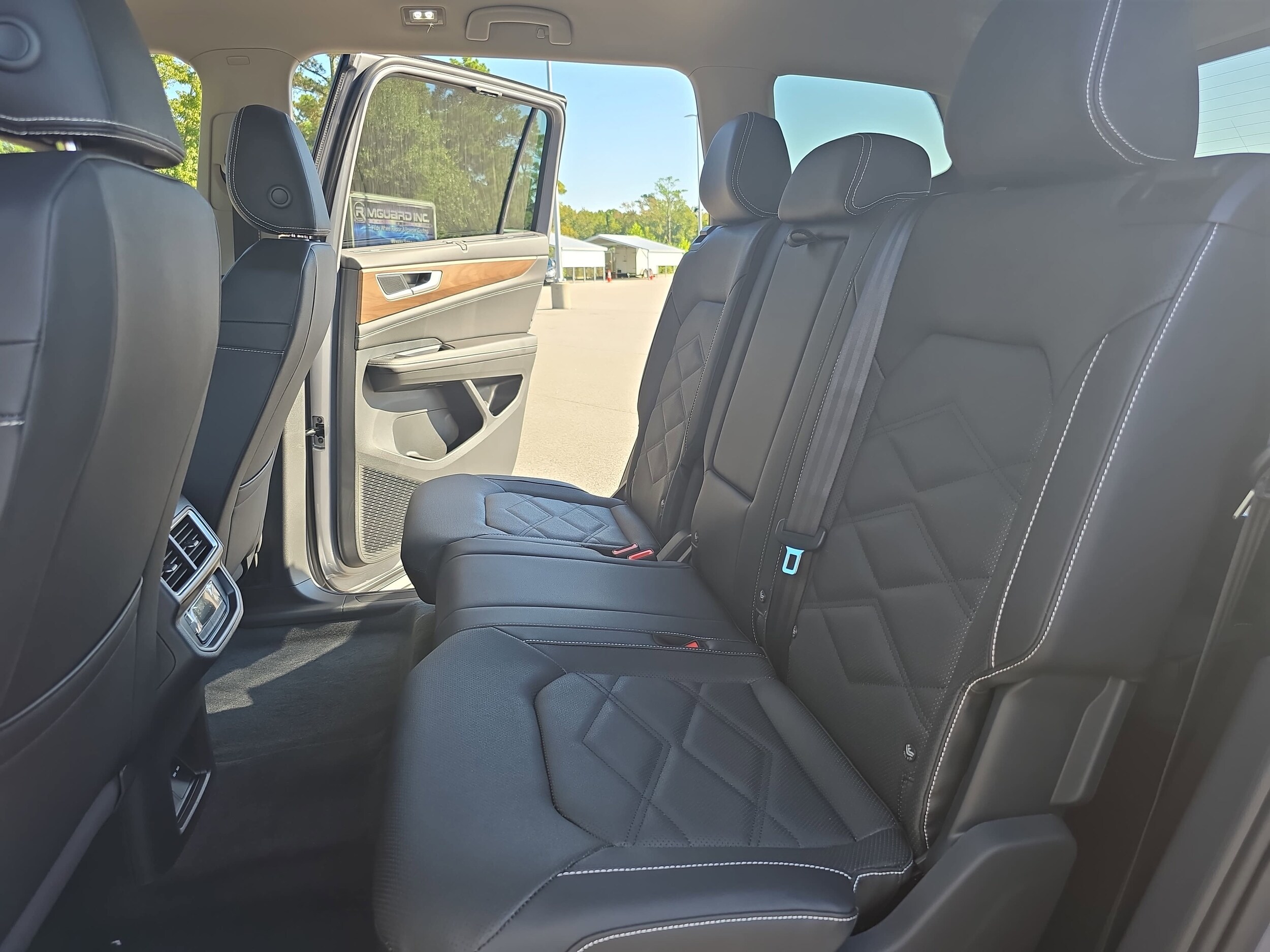 2026 Volkswagen Atlas SE w/Tech - Photo 15