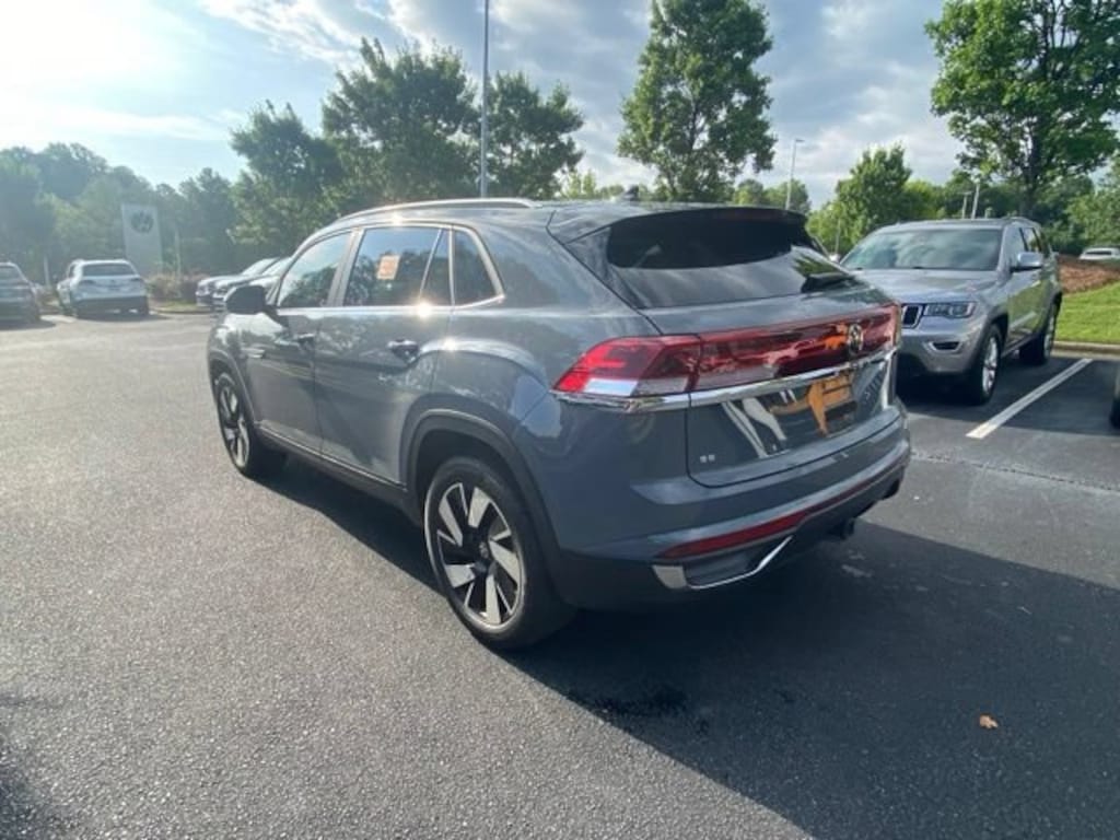 Used 2024 Volkswagen Atlas Cross Sport 2.0T SE w/Technology SUV