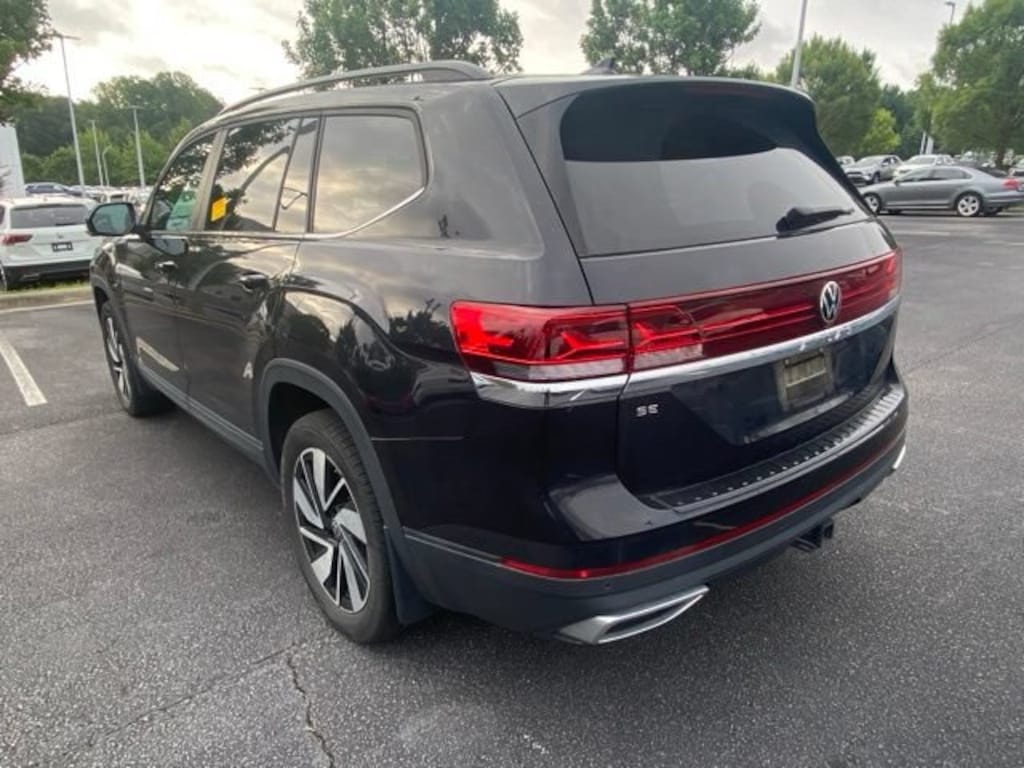 Used 2024 Volkswagen Atlas 2.0T SE w/Technology SUV