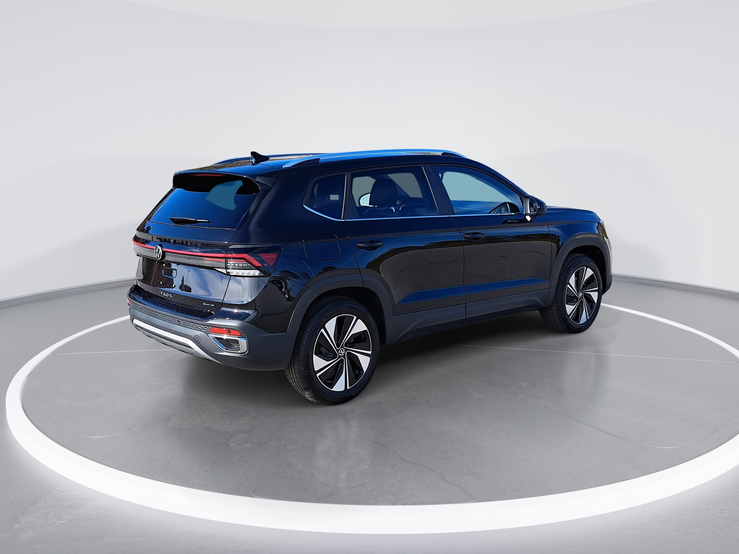 2026 Volkswagen Taos SE photo 3