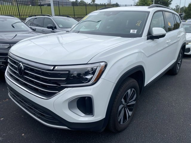 2024 Volkswagen Atlas SE photo 2