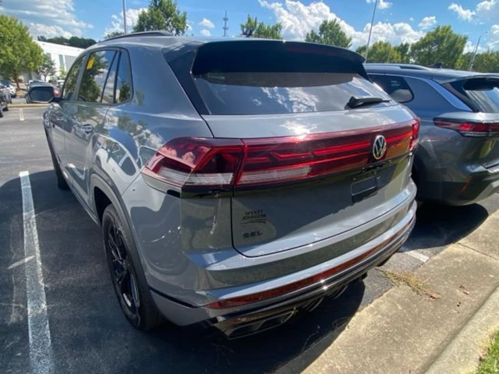 Used 2026 Volkswagen Atlas Cross Sport SEL R-Line Black SUV