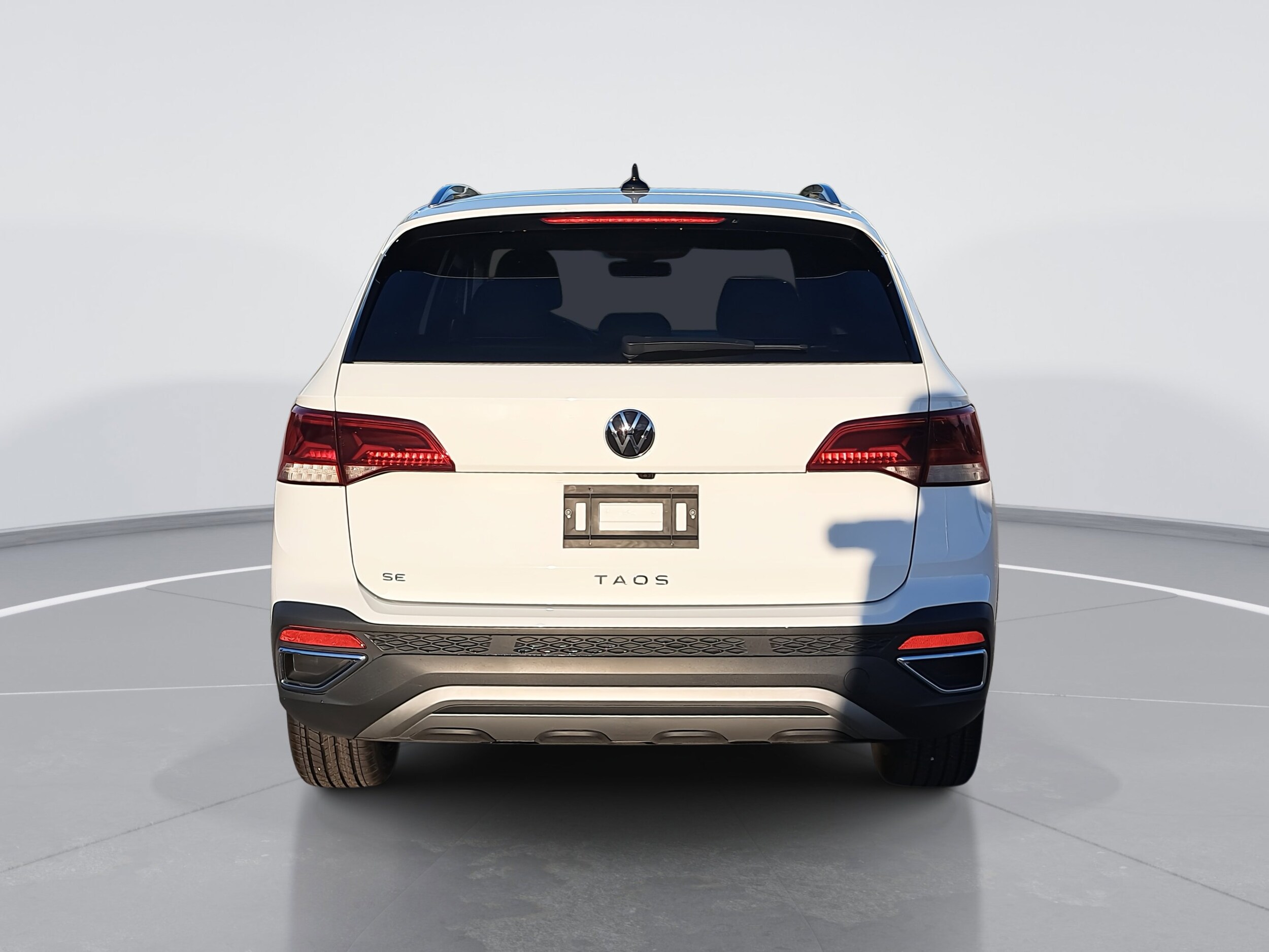 2024 Volkswagen Taos SE photo 4