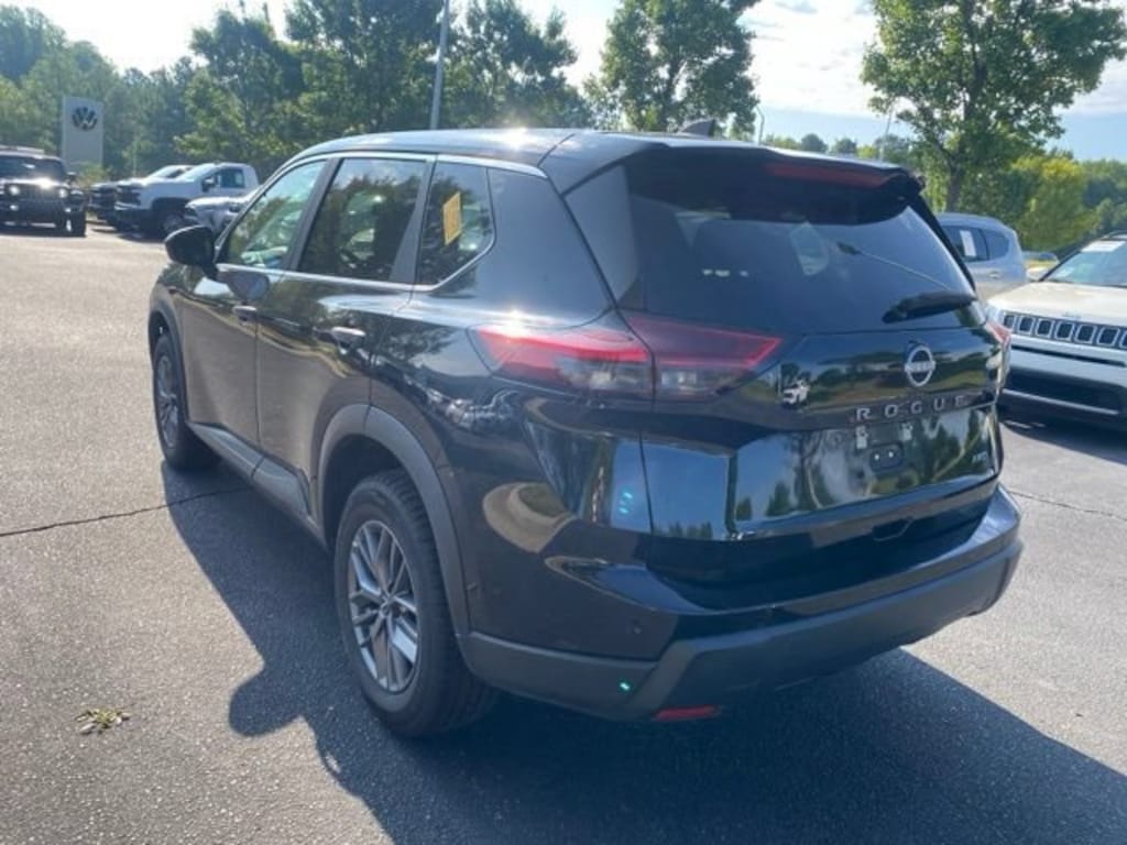 Used 2024 Nissan Rogue S SUV