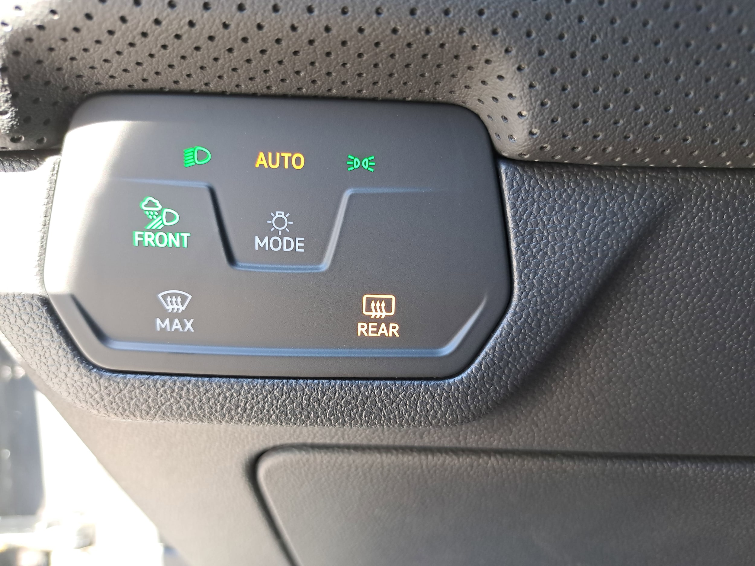 2026 Volkswagen Atlas Cross Sport SEL Premium R-LINE - Photo 27