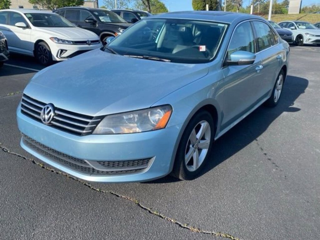 Used 2013 Volkswagen Passat 2.5L SE Sedan