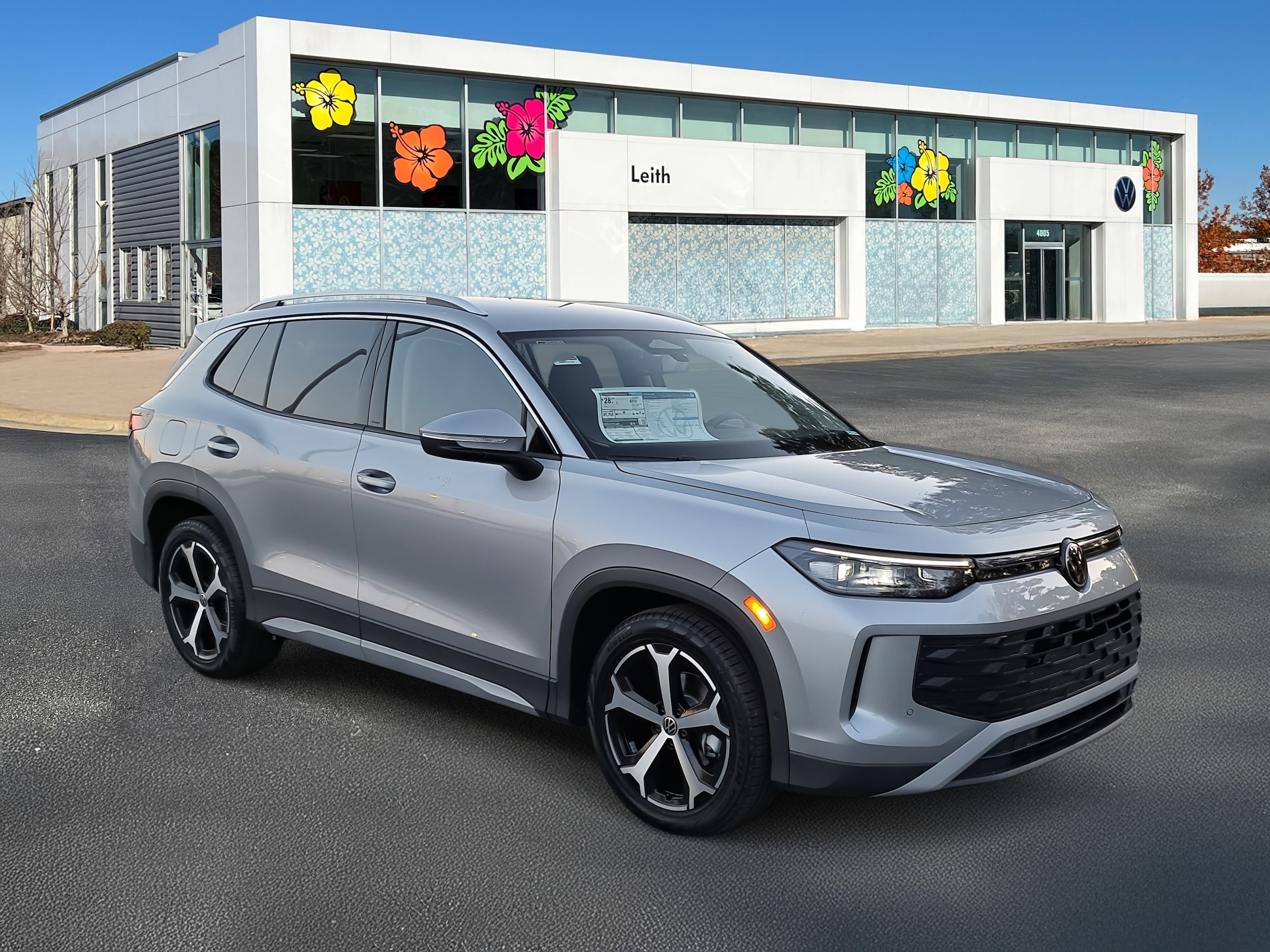 2026 Volkswagen Tiguan SE's photo