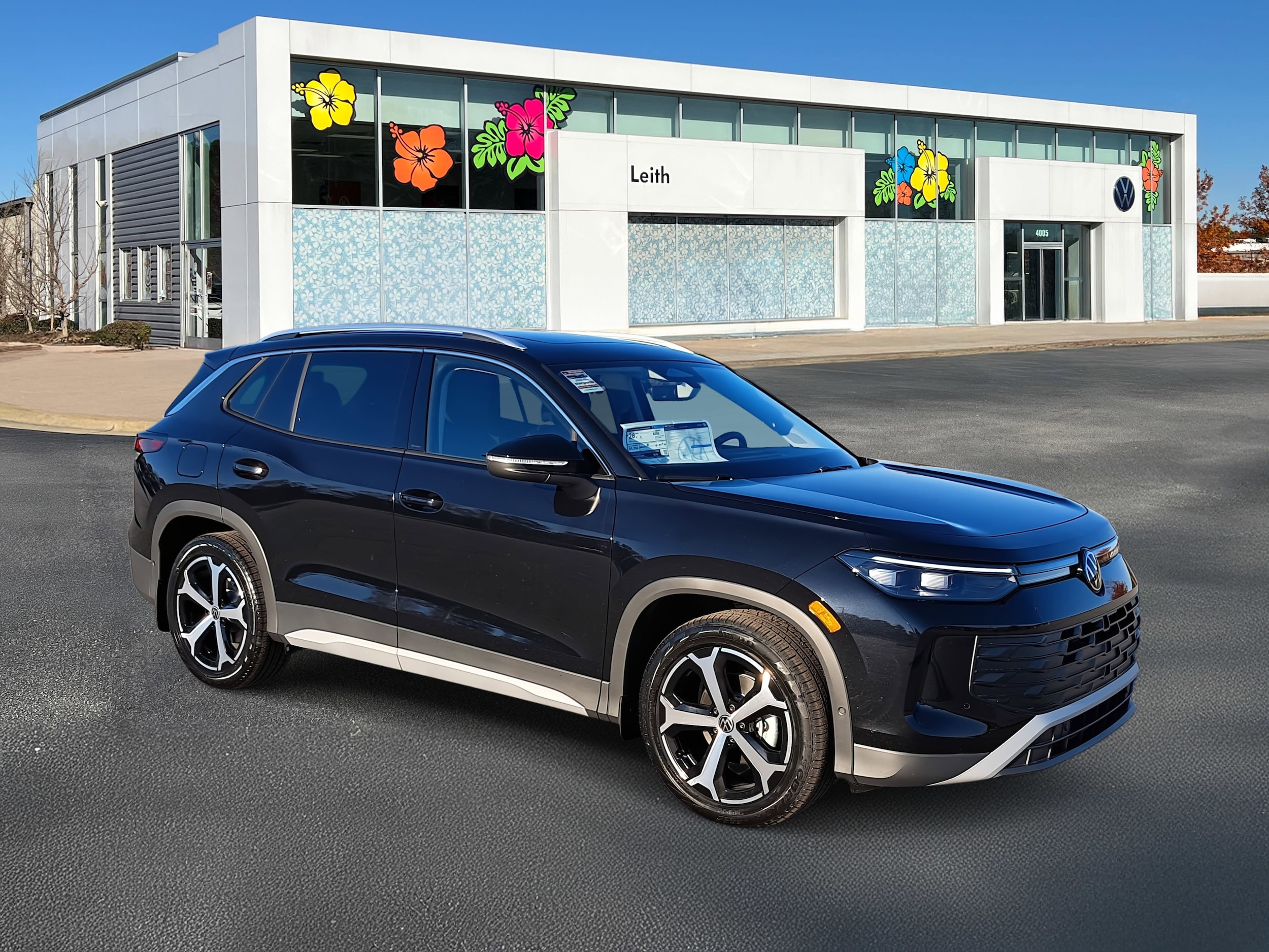 2026 Volkswagen Tiguan SE's photo