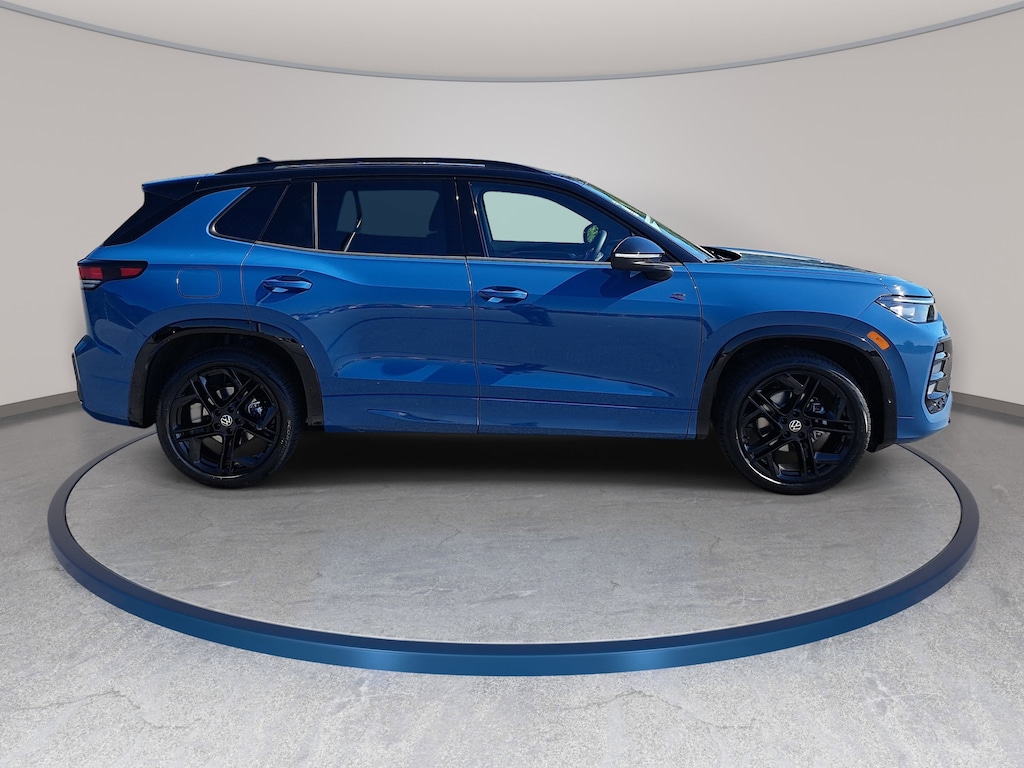 New 2026 Volkswagen Tiguan 2.0T SE R-Line Black SUV