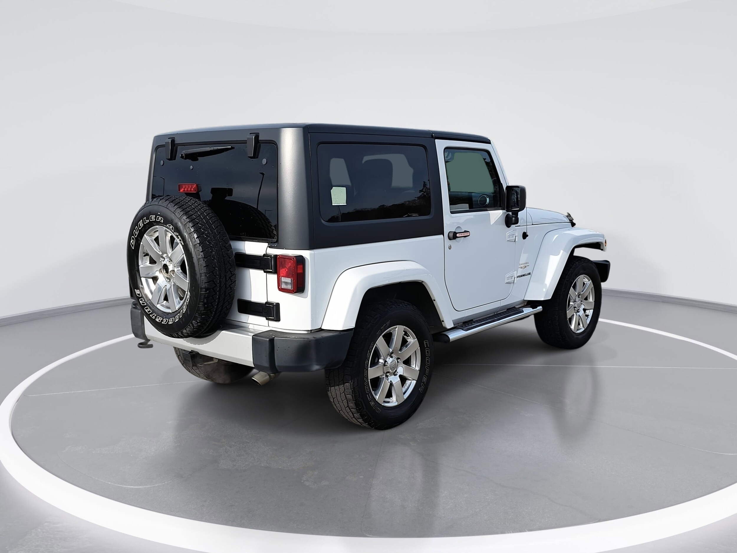 2013 Jeep Wrangler Sahara photo 3
