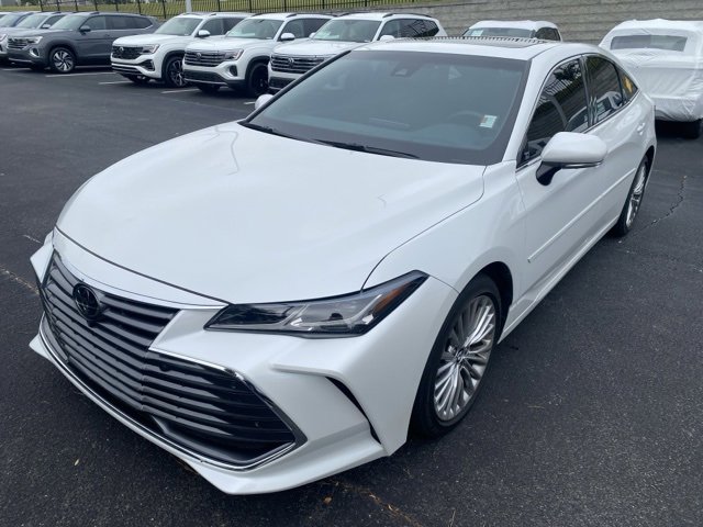 2019 Toyota Avalon Limited photo 2